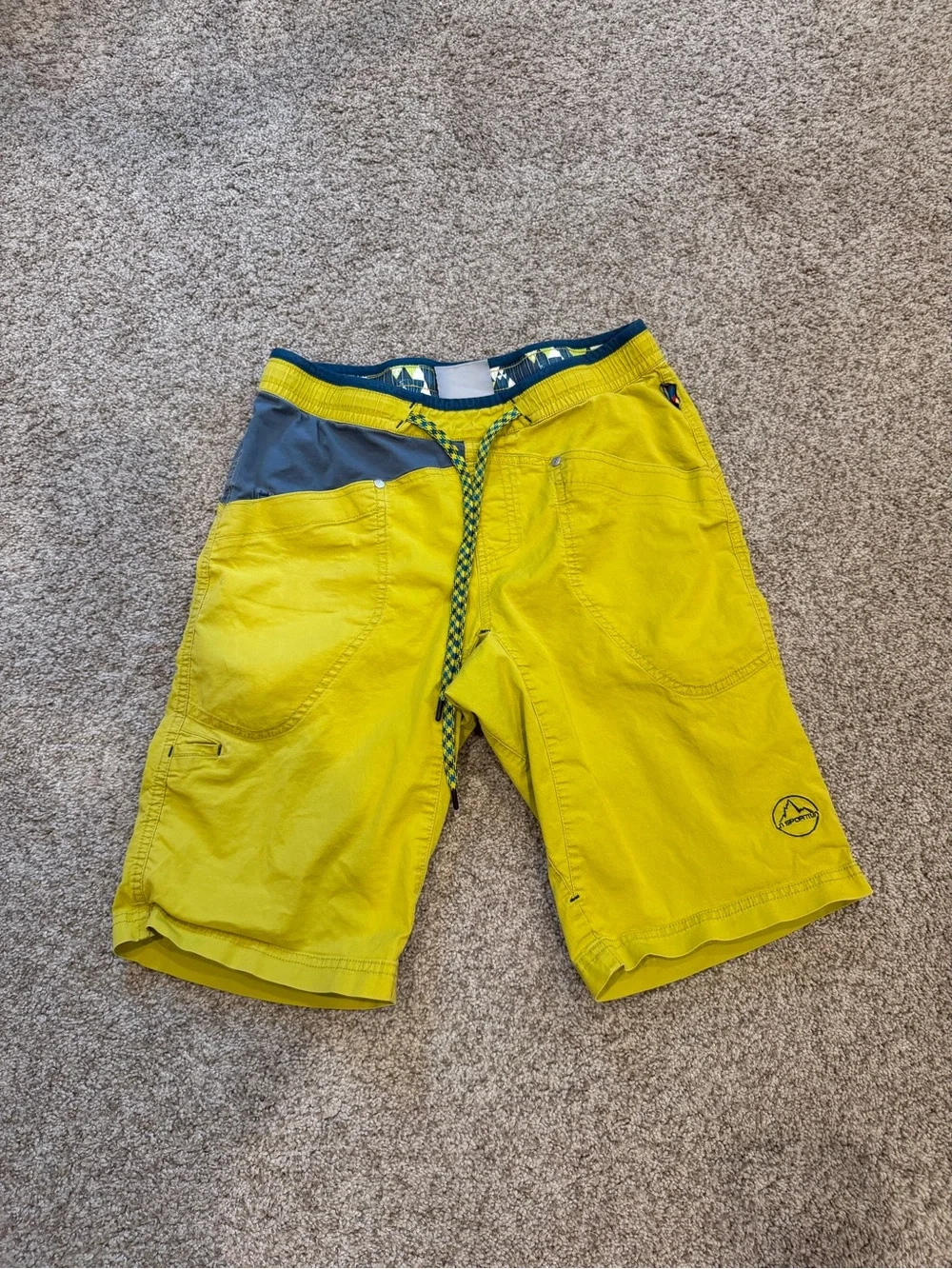 La Sportiva Bleausur Shorts in men’s size small. Rock Climbing. Hiking. Outdoor